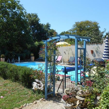 Chat Noir Gite Et Chambre D'Hotes Genouille (Vienne) Exterior foto